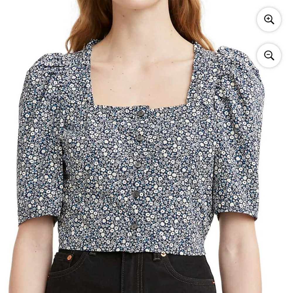 Levi’s puff sleeve top